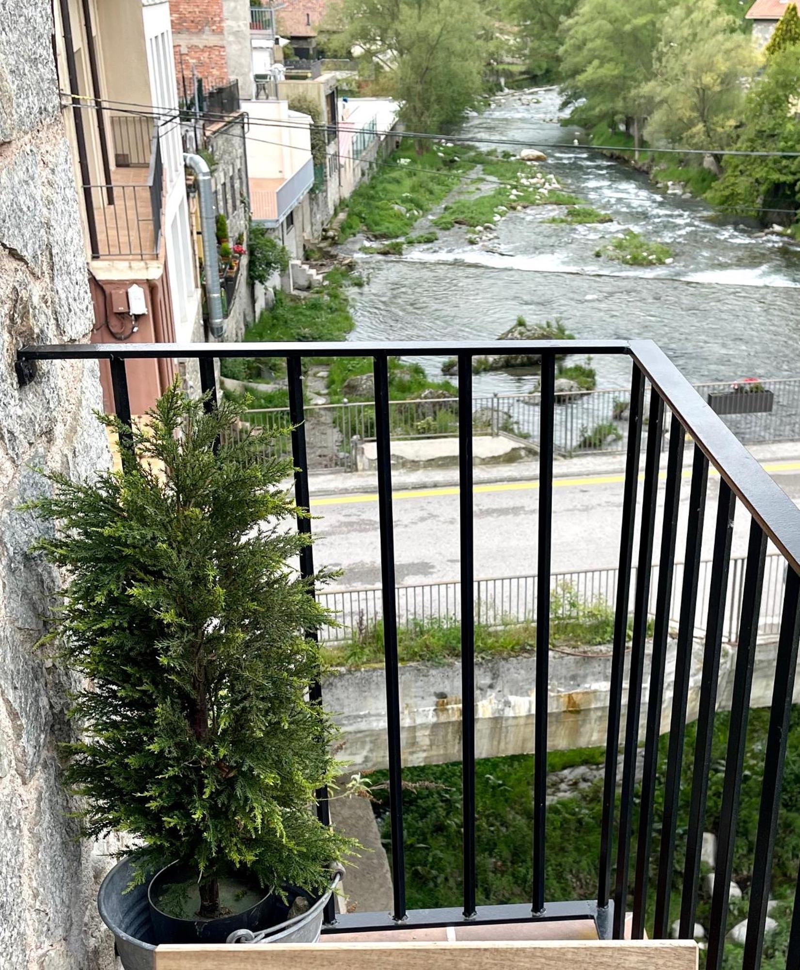 Apartamento Colgante Al Rio Con Vistas Al Puente Camprodon Extérieur photo